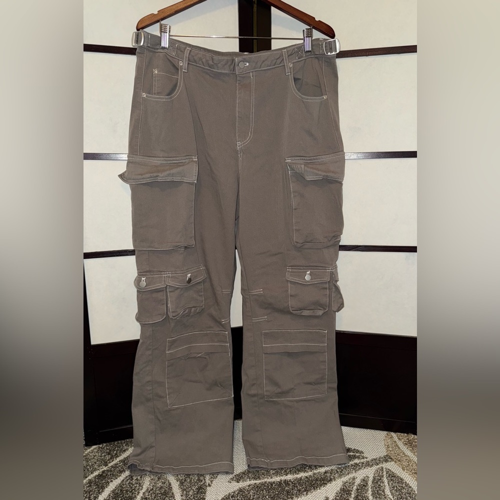 Women’s Cargo Pants